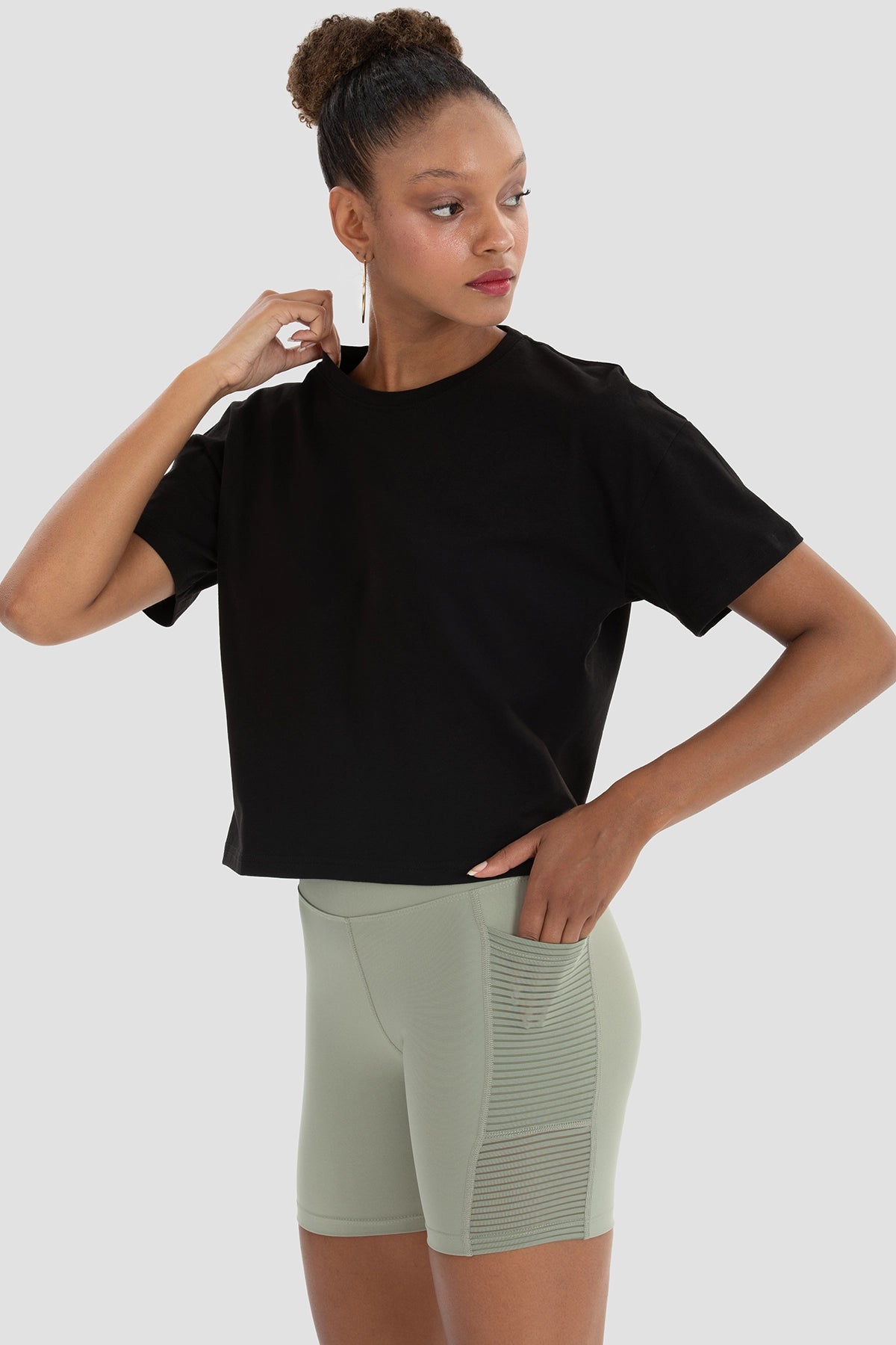 VERZANA - Oversized Crop T-Shirt